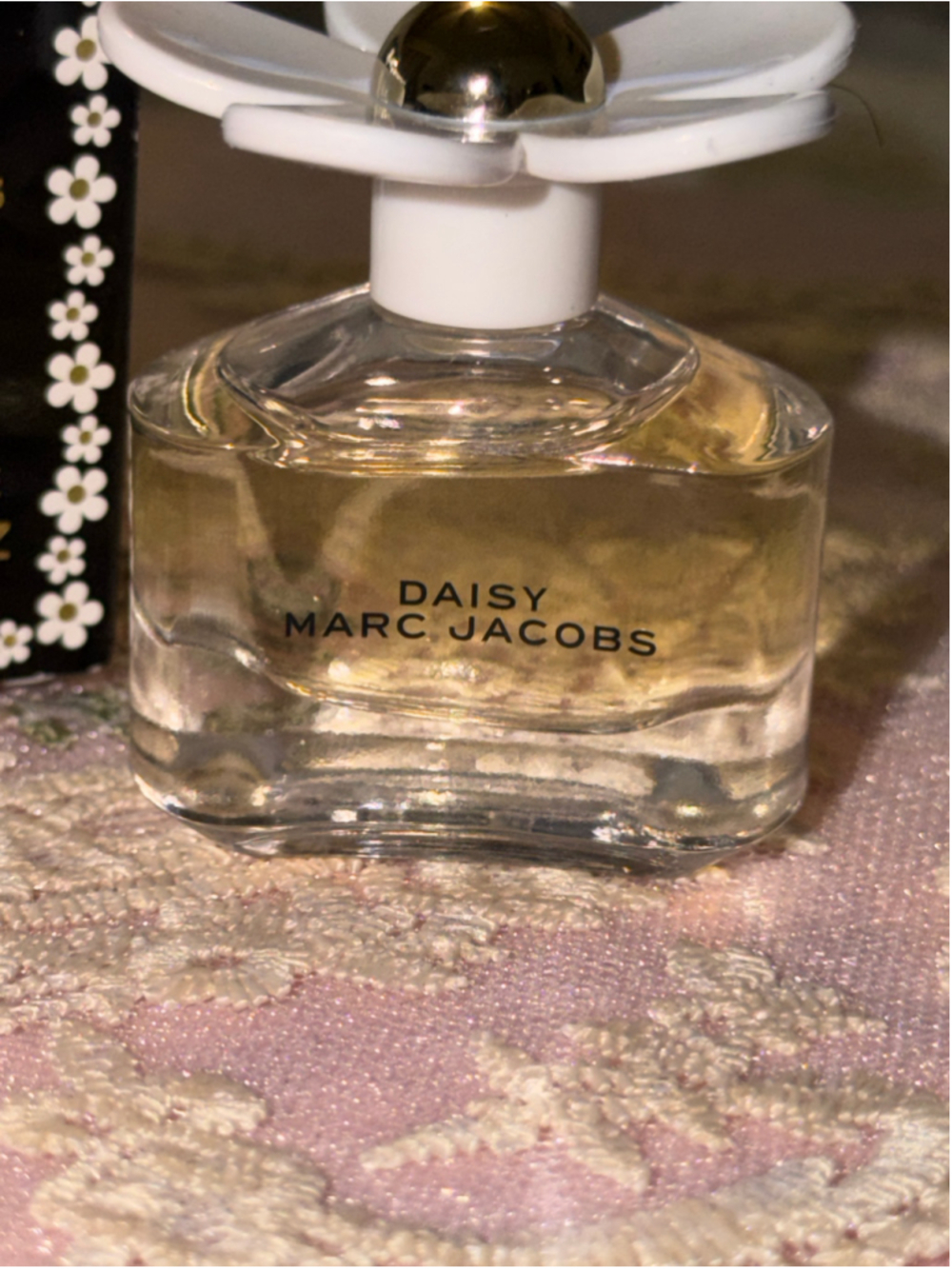 Women's Marc Jacobs Daisy Eau de Toilette 4 mL - Picture 2 of 6